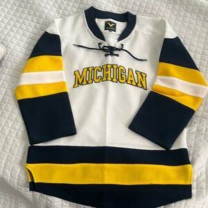 Michigan jersey sweater🏒